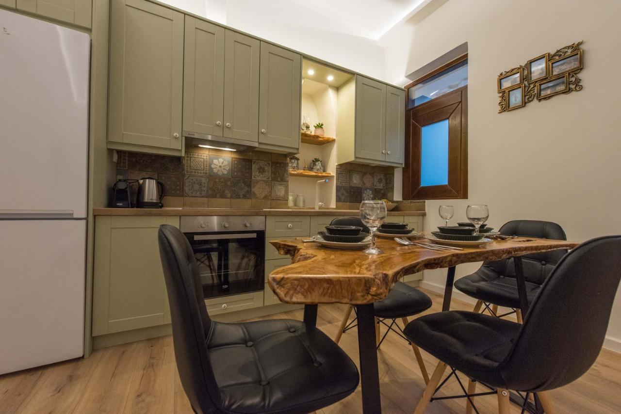 1571_ Suites A2 Nafpaktos Extérieur photo