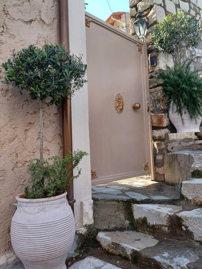 1571_ Suites A2 Nafpaktos Extérieur photo
